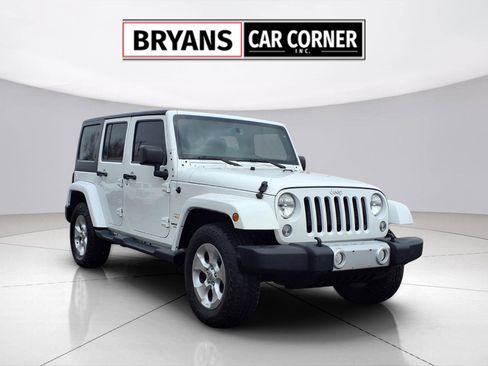 Used 2014 Jeep Wrangler Unlimited Sahara w/ Connectivity Group image 24