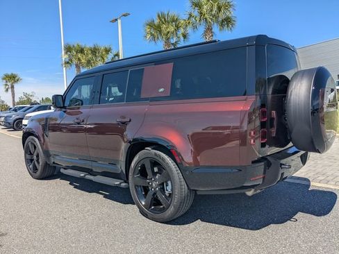 Used 2024 Land Rover Defender 130 X-Dynamic SE image 6