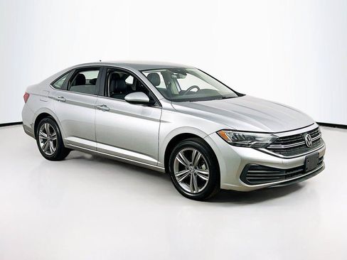 Used 2022 Volkswagen Jetta SE FWD image 3