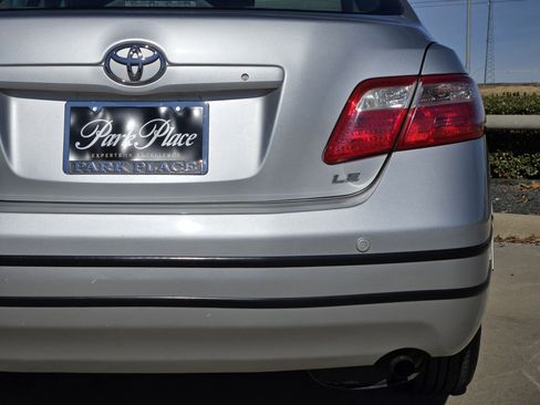 Used 2009 Toyota Camry LE image 15