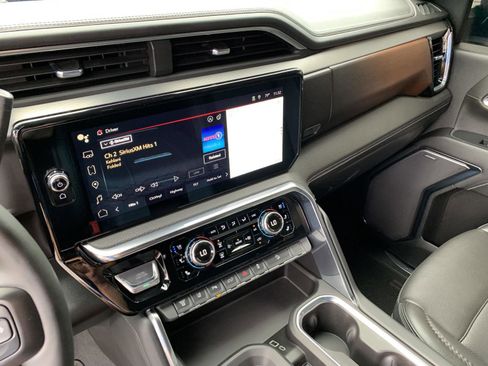 Used 2024 GMC Sierra 2500 Denali image 22