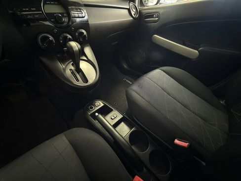 Used 2014 MAZDA MAZDA2 Sport FWD image 27