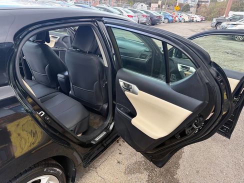 Used 2013 Lexus CT 200h image 15