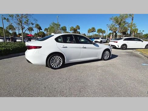Used 2022 Alfa Romeo Giulia Sprint image 39