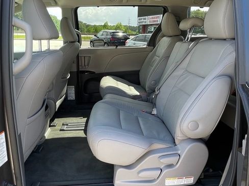 Used 2015 Toyota Sienna XLE w/ XLE Navigation Package image 32