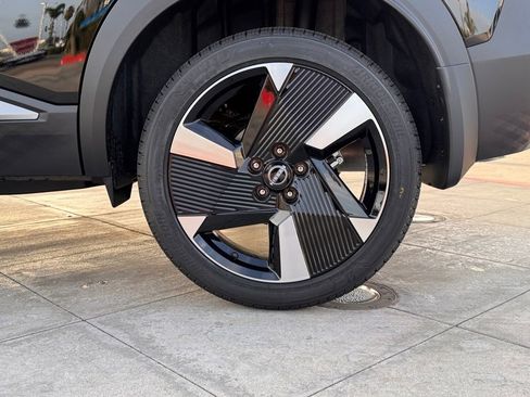 New 2026 Nissan Kicks SR image 8