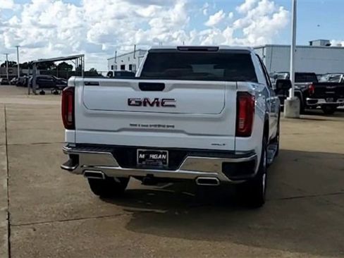 Certified 2023 GMC Sierra 1500 SLT image 8
