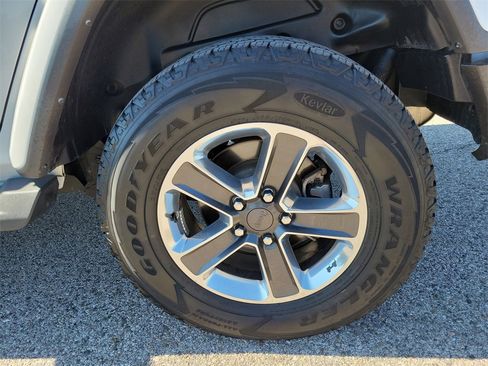 Used 2022 Jeep Wrangler Unlimited Sahara w/ Cold Weather Group image 5