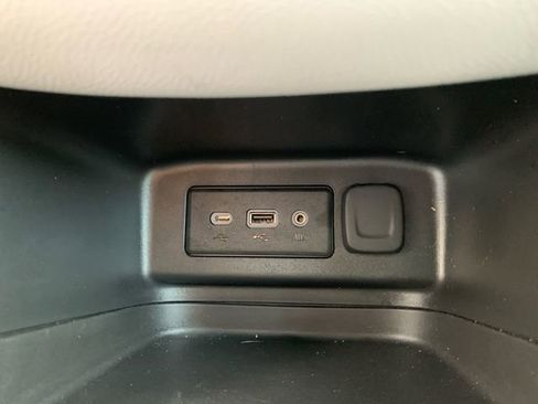 Used 2023 Chevrolet Equinox LT w/ Driver Convenience Package image 25