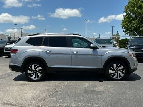 Certified 2025 Volkswagen Atlas SE AWD/4WD image 2