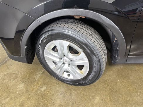 Used 2013 Toyota RAV4 LE AWD/4WD image 5