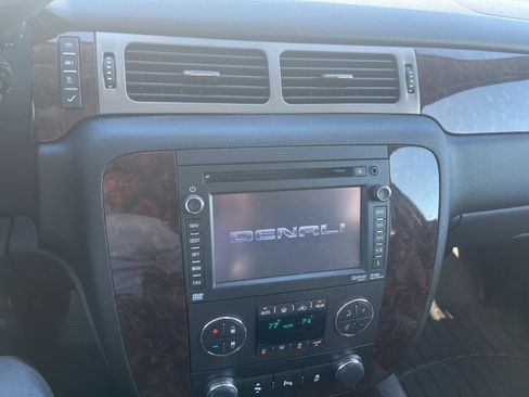 Used 2013 GMC Yukon Denali image 23