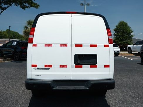 Used 2021 Chevrolet Express 2500 RWD image 8