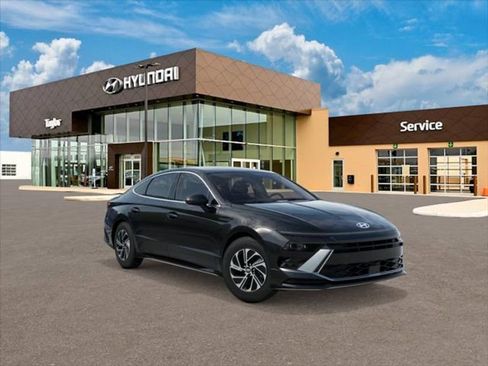 New 2026 Hyundai Sonata Blue FWD image 2