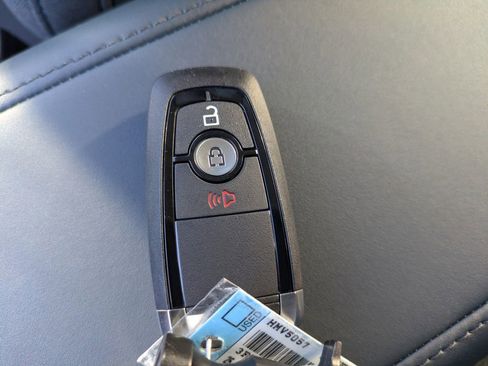 New 2025 Ford Maverick XLT image 30