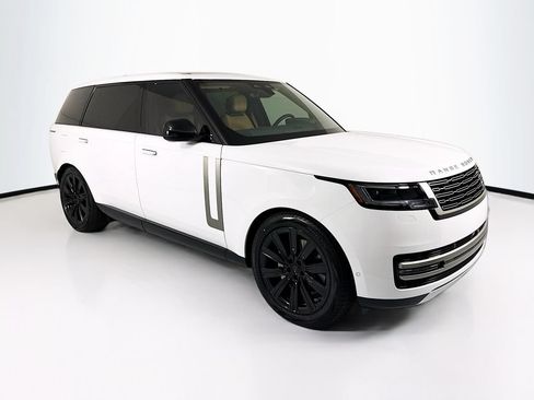 New 2026 Land Rover Range Rover Long Wheelbase SE AWD/4WD image 3