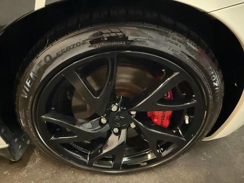 Used 2014 Nissan 370Z Touring w/ Sport Package image 28