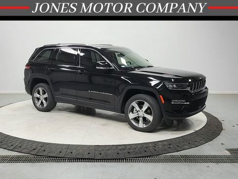Used 2022 Jeep Grand Cherokee Limited AWD/4WD image 1