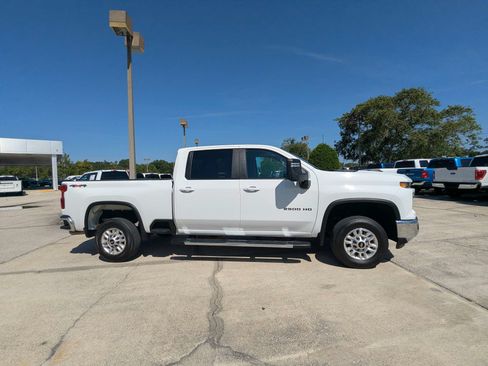 Used 2025 Chevrolet Silverado 2500 LT w/ Convenience Package AWD/4WD image 3