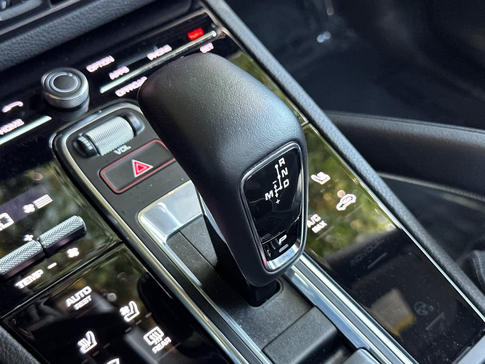 Certified 2023 Porsche Cayenne Coupe AWD/4WD image 25