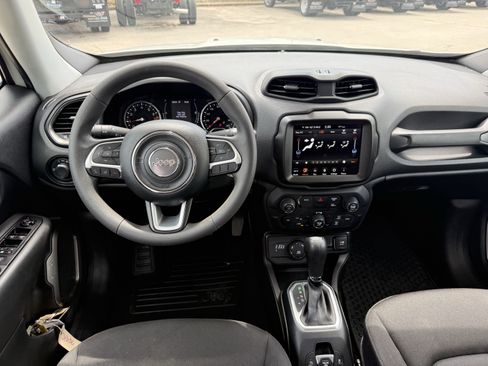 Used 2023 Jeep Renegade Latitude AWD/4WD image 14