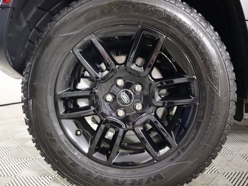 Used 2025 Land Rover Defender 110 S image 33