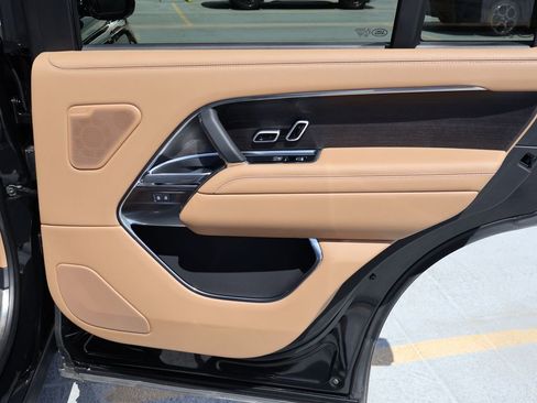 Used 2025 Land Rover Range Rover Long Wheelbase SE image 14