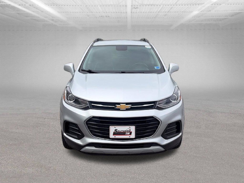 Used 2020 Chevrolet Trax LT w/ LT Convenience Package AWD/4WD image 9