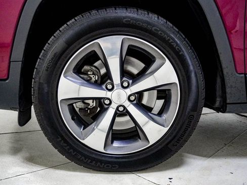 Used 2020 Jeep Cherokee Limited AWD/4WD image 16