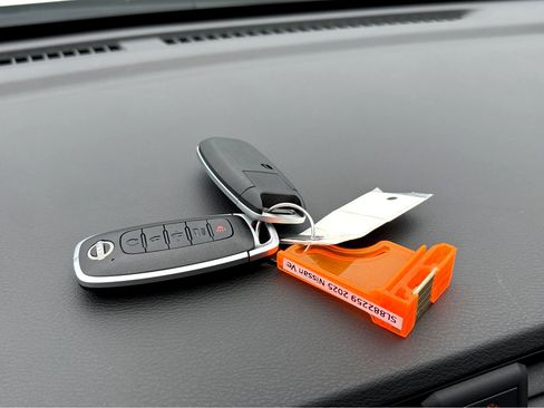 New 2025 Nissan Versa SR w/ Trunk Package image 28