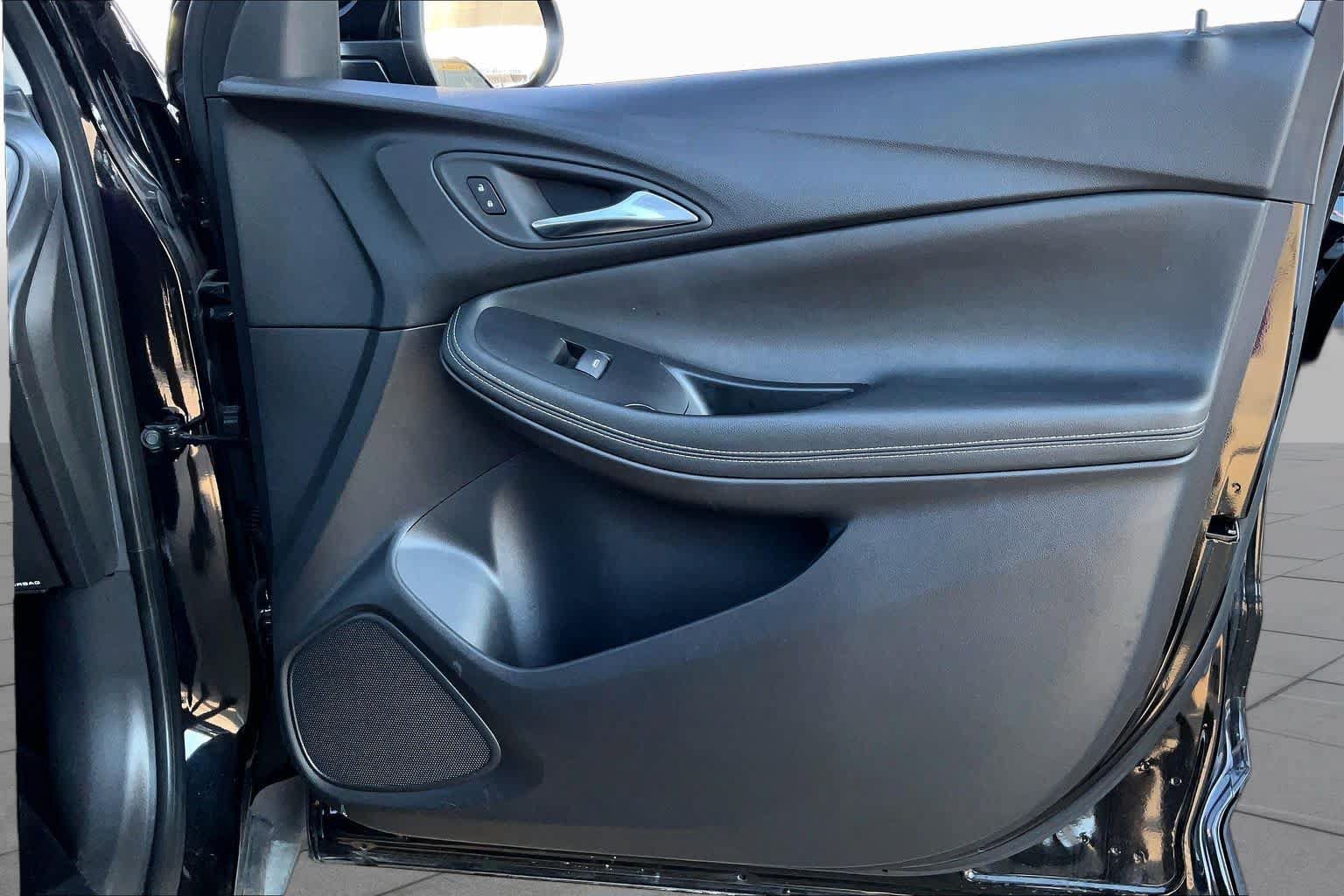 Used 2025 Buick Encore GX Preferred AWD/4WD image 25