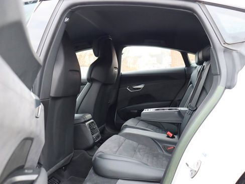 Used 2022 Audi RS e-tron GT image 15