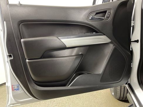 Used 2022 Chevrolet Colorado LT w/ Redline Special Edition image 17