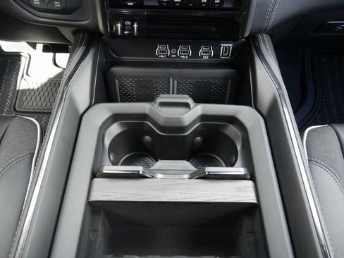 New 2026 RAM 3500 Limited AWD/4WD image 23