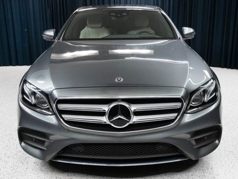 Used 2018 Mercedes-Benz E 300 image 2