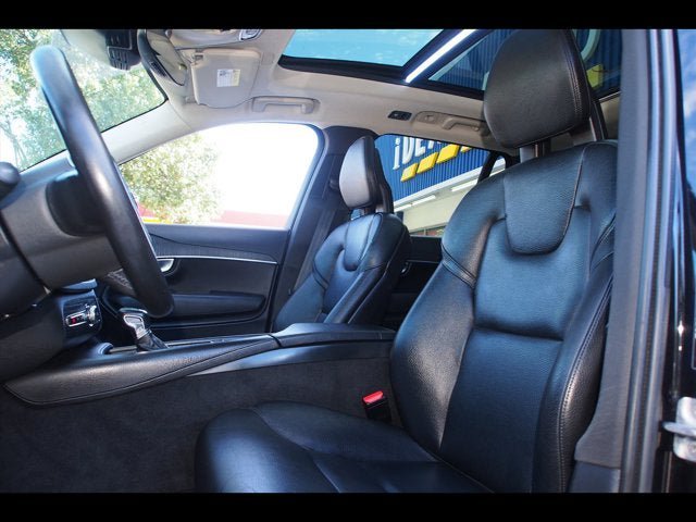 Used 2020 Volvo XC90 T6 Momentum w/ Protection Package Premier AWD/4WD image 21