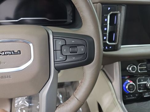 Used 2023 GMC Yukon XL Denali AWD/4WD image 15