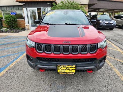 Used 2023 Jeep Compass Trailhawk image 8