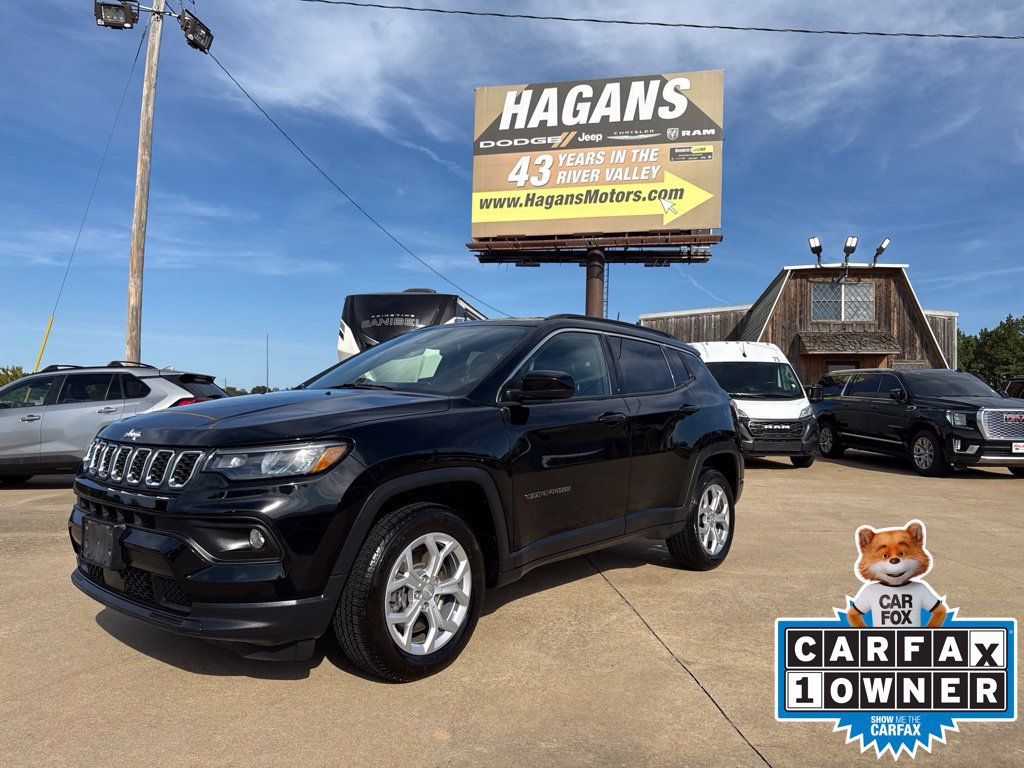 Certified 2024 Jeep Compass Latitude AWD/4WD image 1