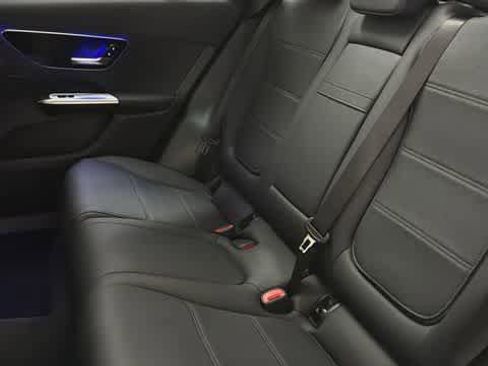 Used 2024 Mercedes-Benz GLC 300 4MATIC image 29