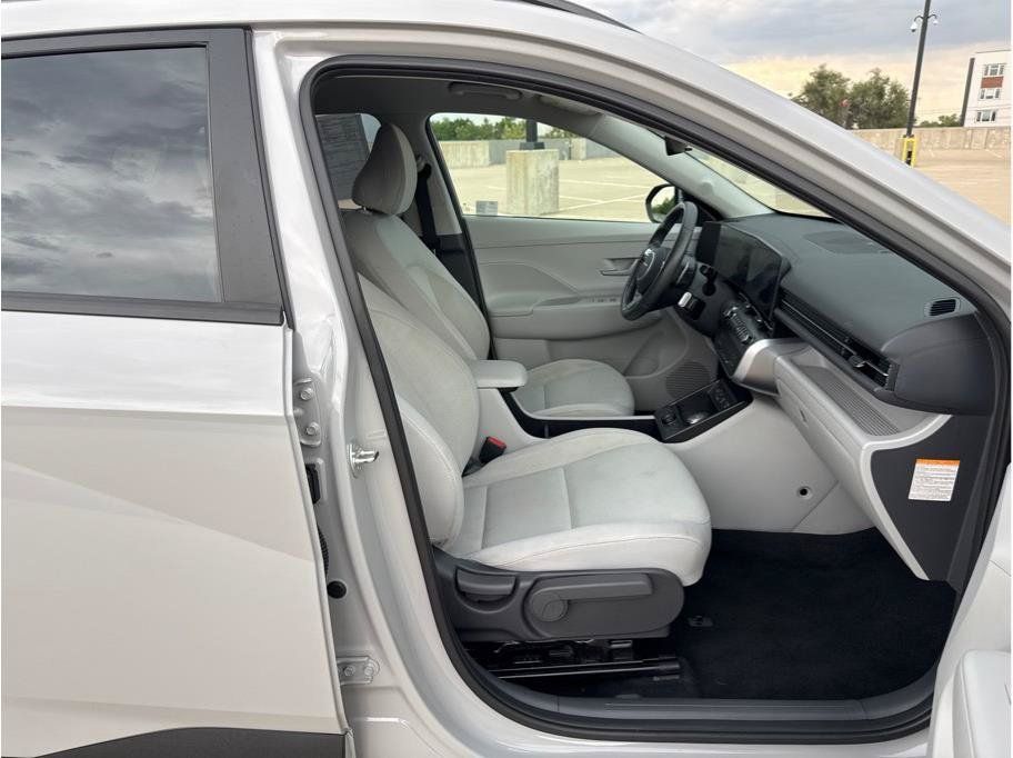 Used 2024 Hyundai Kona SEL FWD image 14