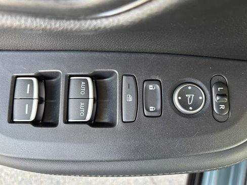 Used 2023 Honda HR-V EX-L image 25