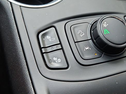 Used 2022 GMC Terrain SLT FWD image 27