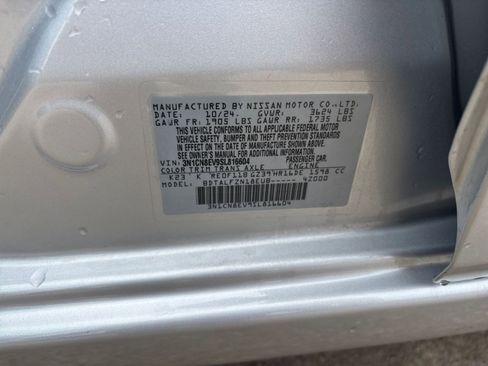 Used 2025 Nissan Versa SV image 27