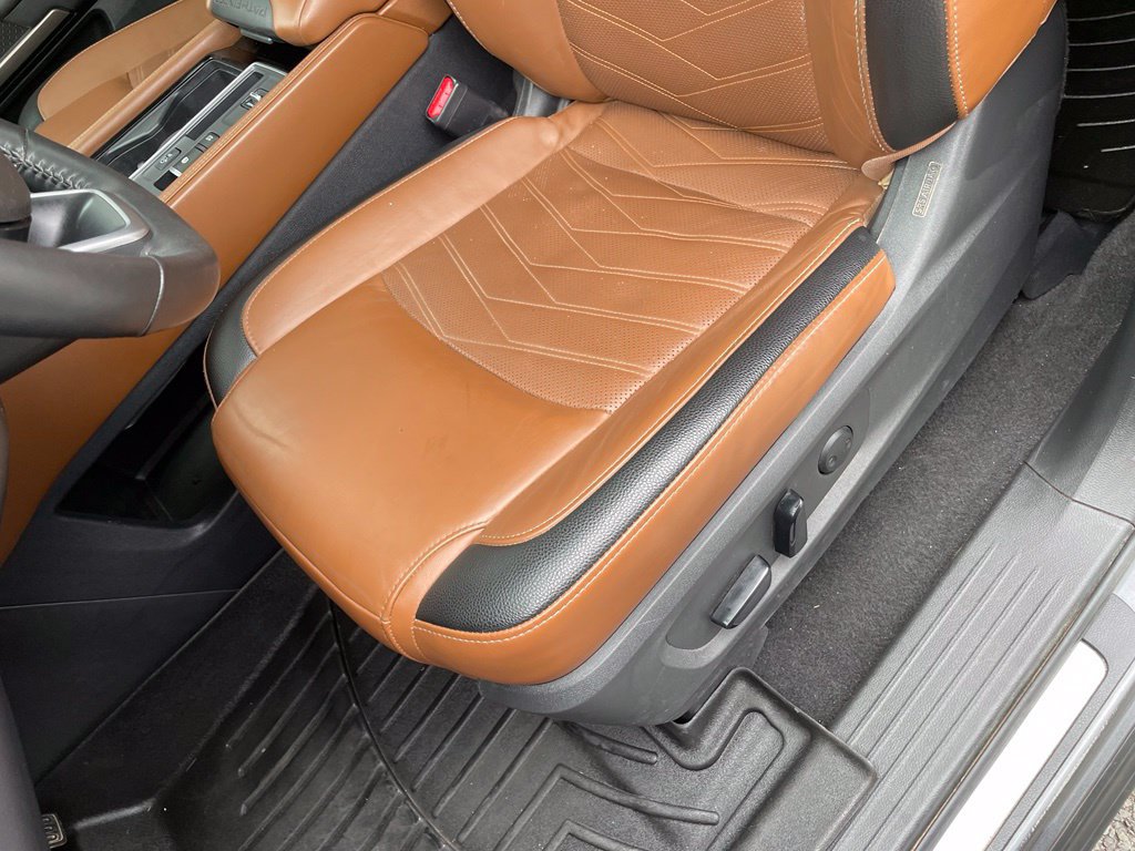 Used 2023 Nissan Pathfinder Platinum w/ Black Appearance Package FWD image 24