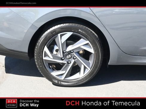 Used 2025 Hyundai Elantra Sport FWD image 23