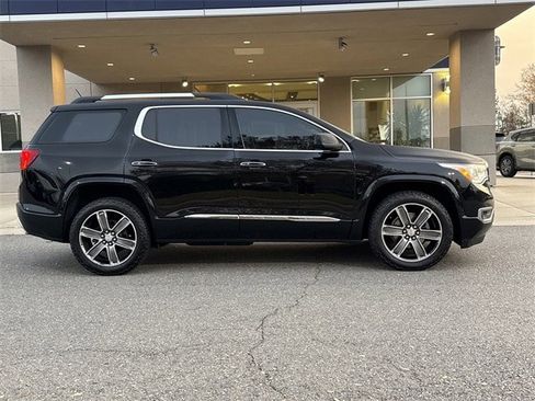 Used 2018 GMC Acadia Denali w/ Technology Package image 2
