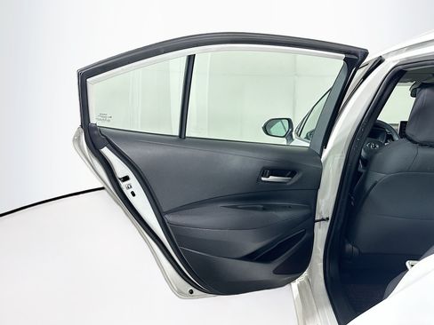 Used 2020 Toyota Corolla LE FWD image 25