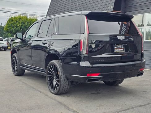 Used 2021 Cadillac Escalade Sport w/ Driver Assist Tech Package AWD/4WD image 3