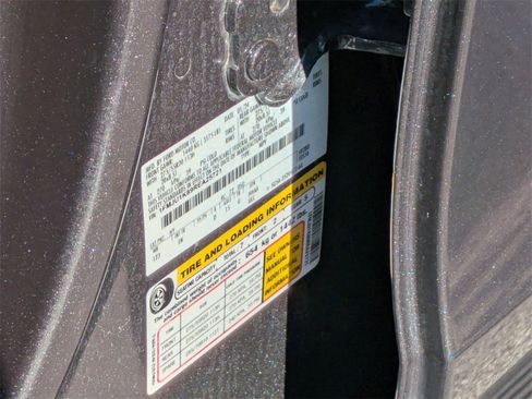 Used 2024 Ford Expedition Limited image 31